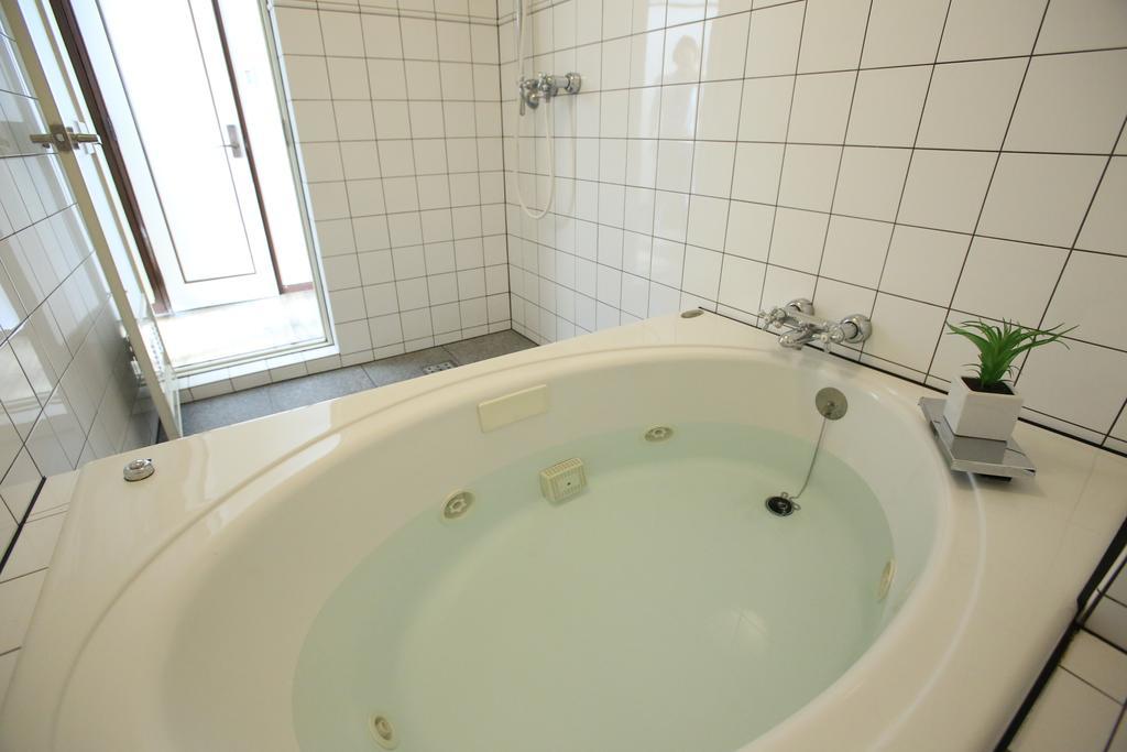 Hotel Tomato Kure Exteriör bild